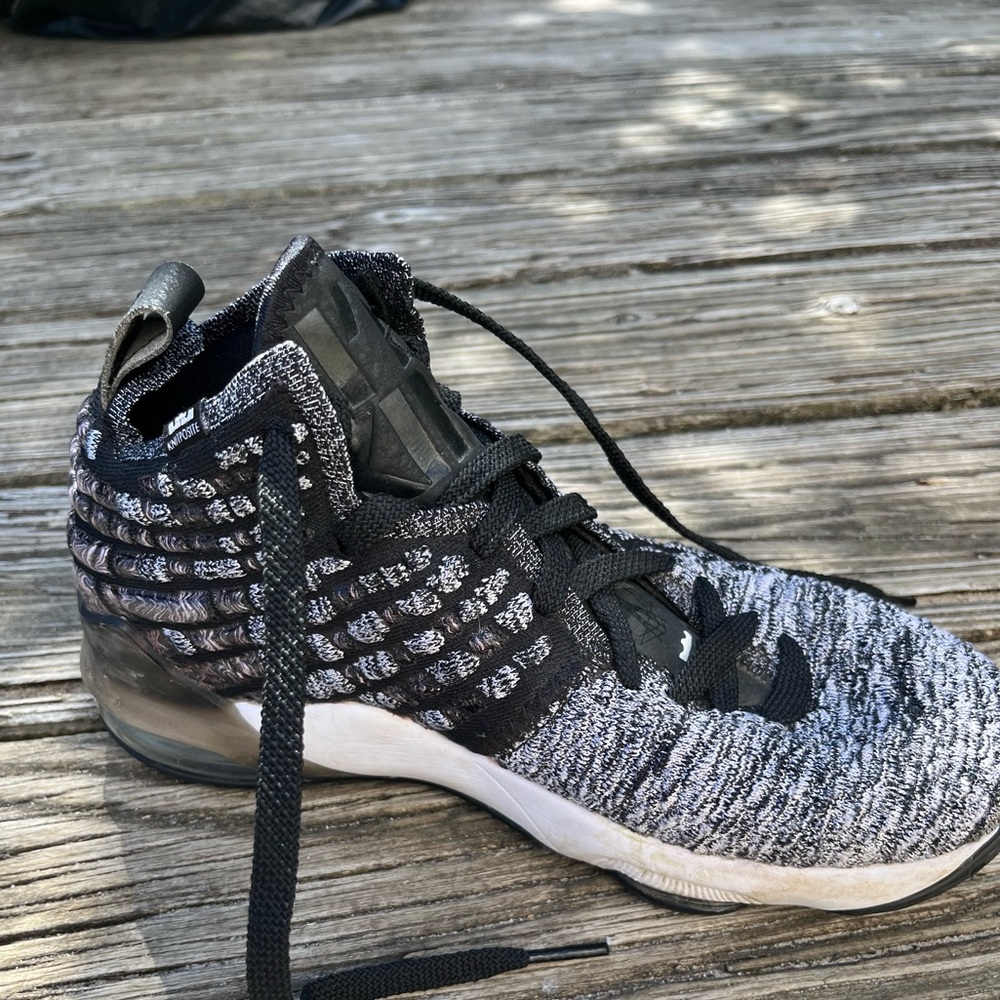 Nike Black and Gray High-Top Sneakers LABRON, sz 6y